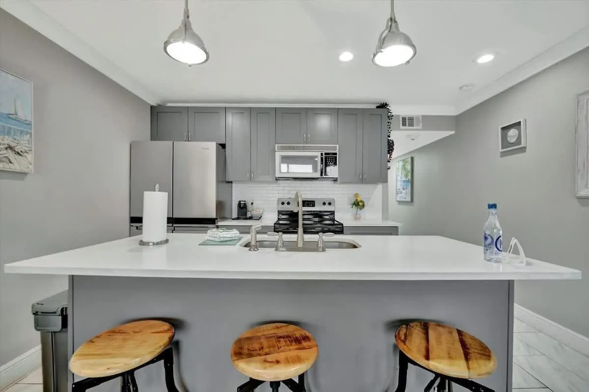 Pearl Suite A Balcony Bayview Suite & Htd Pool Тампа Апартаменты